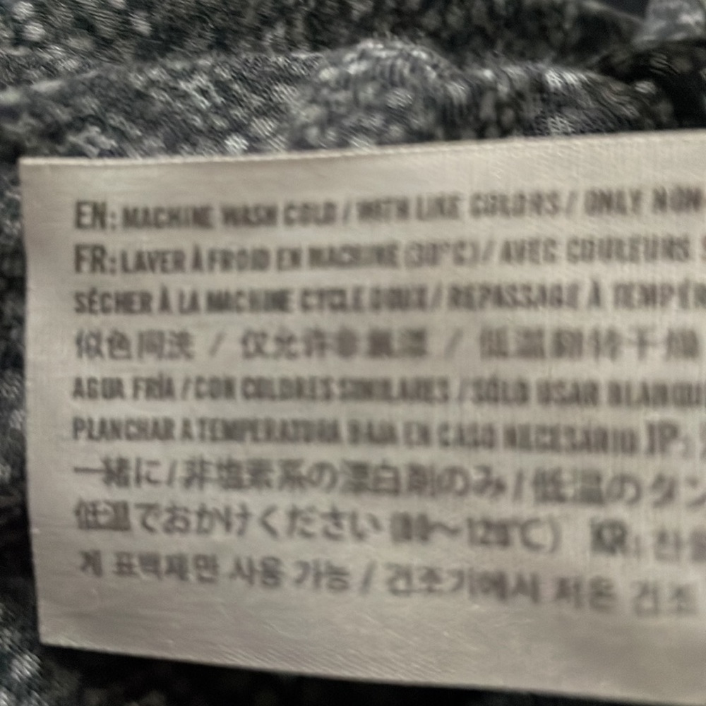 Hollister Soft cuffed Ladies lounge pants. Grays. Large. Well loved,still nice. - Picture 6 of 7